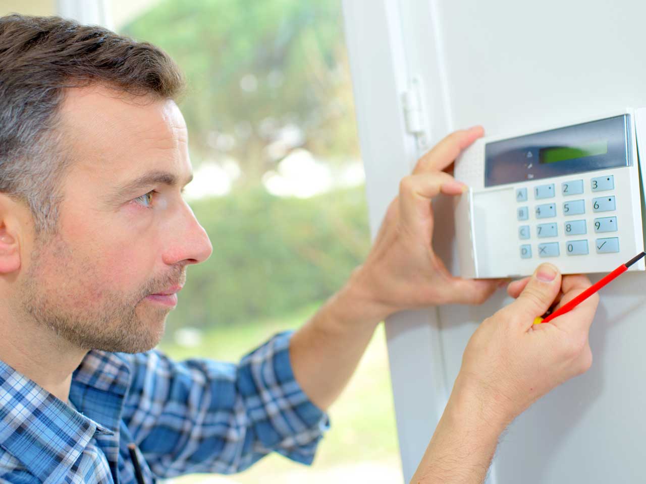 A Guide to Intruder Alarm System