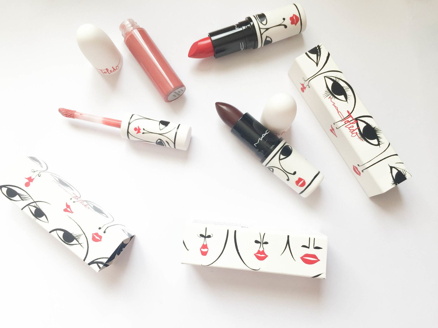 Win The Hearts Of Makeup Lovers With The Help Of Unique Lipstick Boxes